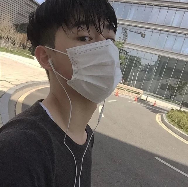 蓝蓓亚芝